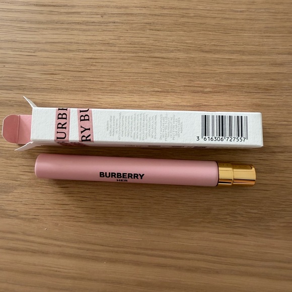 Burberry Her Elixir Travel Spray - Pale Pink & Gold Accents - Picture 3 of 7